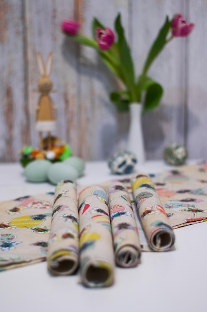 ręczne hafty w różnych wzorach